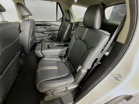 Certified 2024 Honda Pilot Touring image 30