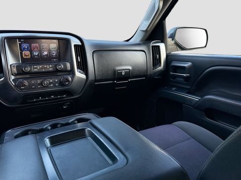 Used 2018 Chevrolet Silverado 1500 LT w/ LT Eassist Package image 22