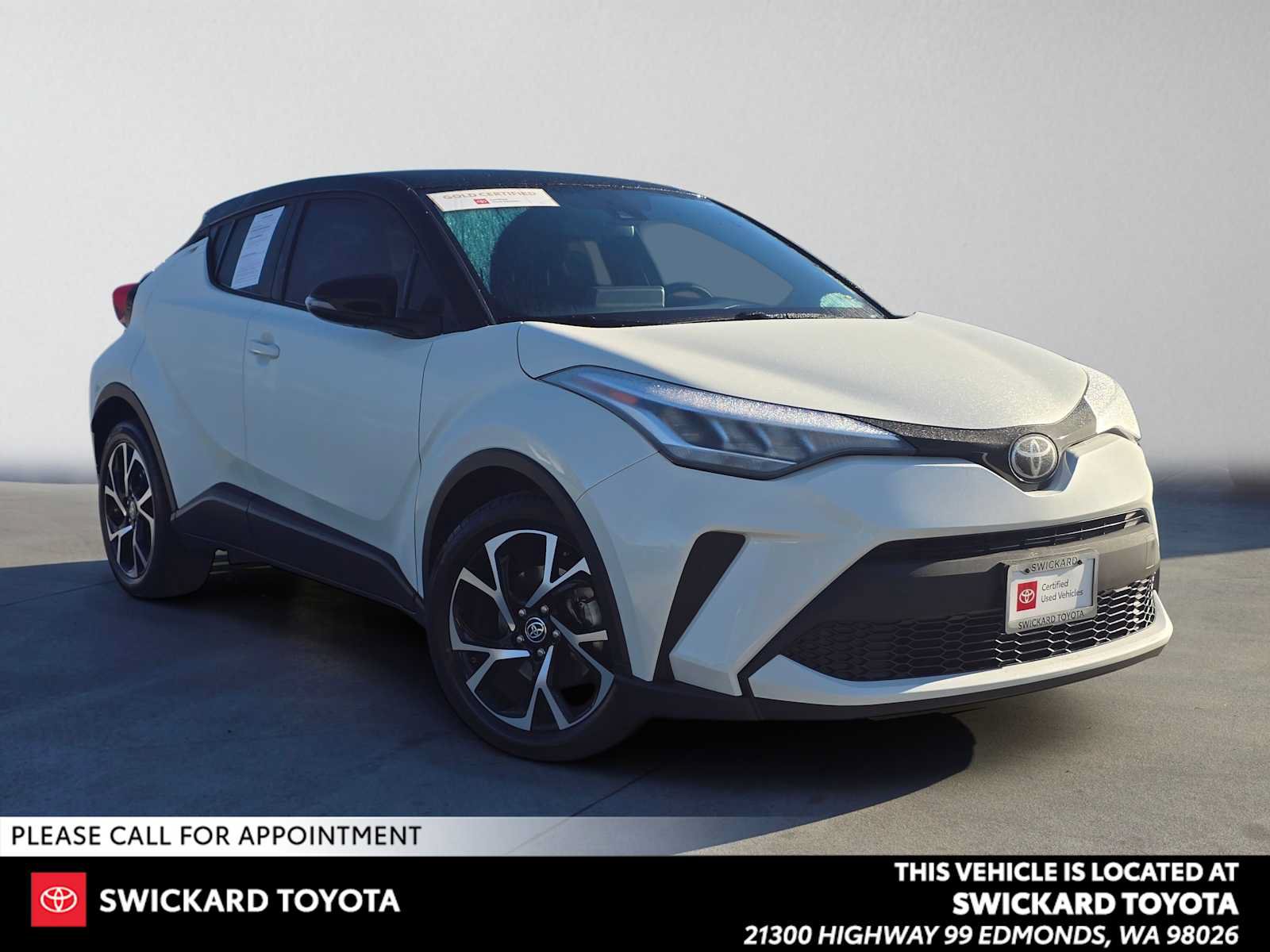 Used 2020 Toyota C-HR XLE FWD image 1