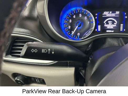 Used 2020 Chrysler Pacifica Touring-L image 36