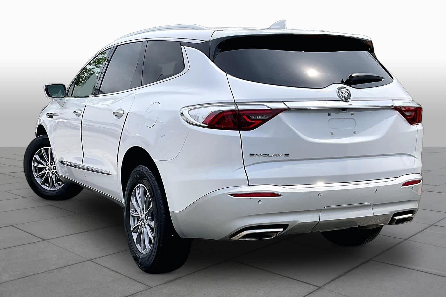 Used 2024 Buick Enclave Essence FWD image 23