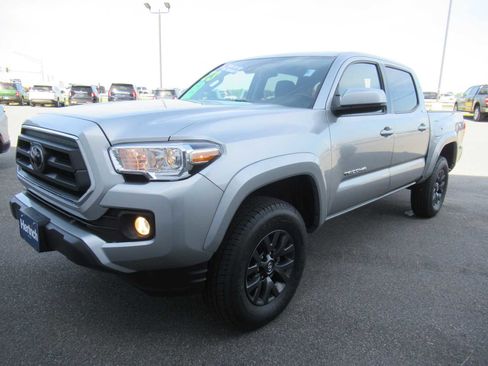 Used 2023 Toyota Tacoma SR5 AWD/4WD image 1