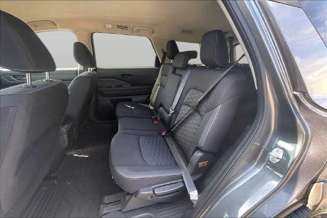 Used 2023 Nissan Pathfinder SV AWD/4WD image 28