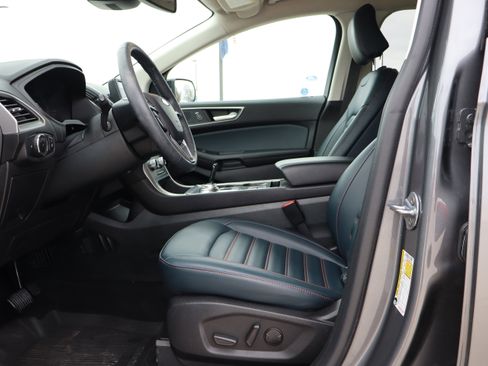 Used 2024 Ford Edge SEL w/ Sport Appearance Package image 10