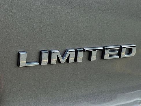 Used 2021 Jeep Cherokee Limited AWD/4WD image 35