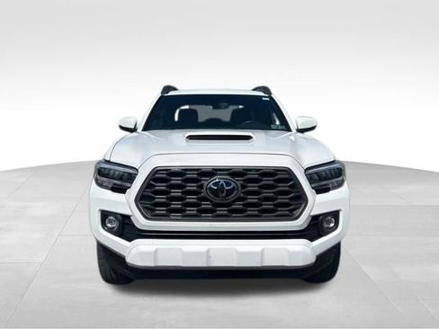 Used 2023 Toyota Tacoma TRD Sport w/ Technology Package AWD/4WD image 9