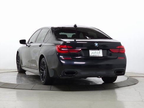 Used 2019 BMW 750i xDrive w/ Executive Package image 3