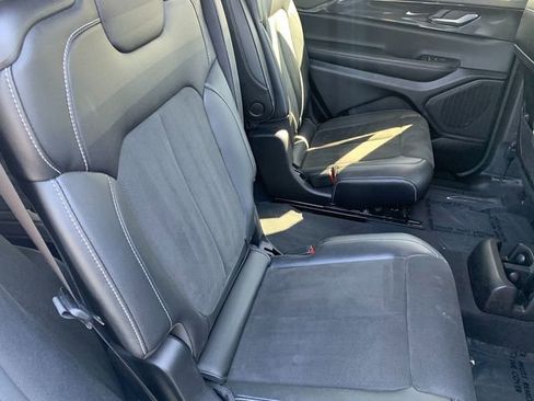 Used 2023 Jeep Grand Cherokee L Laredo AWD/4WD image 13