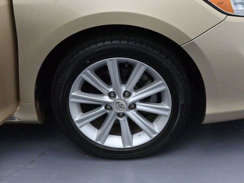 Used 2012 Toyota Camry XLE image 28