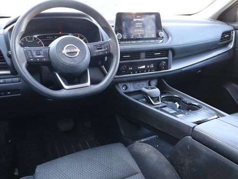 Used 2024 Nissan Rogue SV FWD image 4