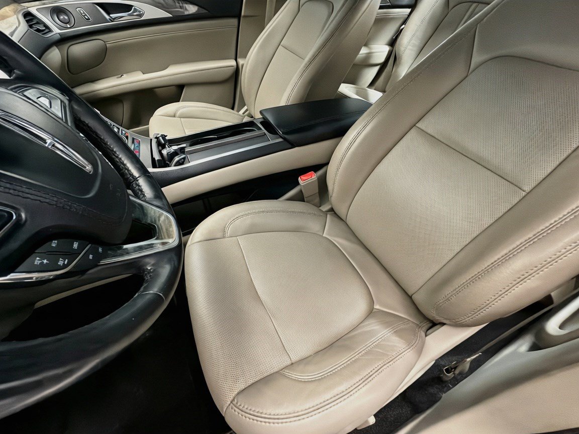 Used 2018 Lincoln MKZ Reserve FWD image 11