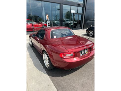 Used 2010 MAZDA MX-5 Miata Grand Touring w/ Premium Pkg RWD image 5