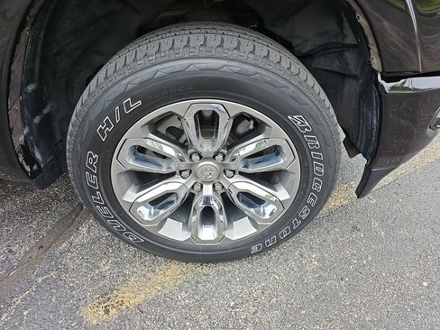 Used 2022 RAM 1500 Laramie w/ Sport Appearance Package AWD/4WD image 10