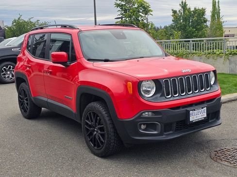 Used 2016 Jeep Renegade Latitude AWD/4WD image 7