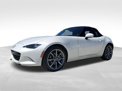 Certified 2022 MAZDA MX-5 Miata Grand Touring RWD image 1