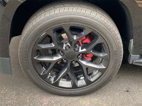 Used 2019 Chevrolet Suburban Premier image 6