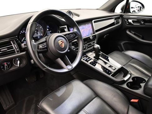 Used 2024 Porsche Macan S image 4