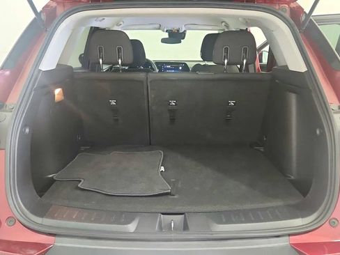 Used 2025 Chevrolet TrailBlazer LT AWD/4WD image 36