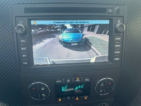 Used 2011 Chevrolet Avalanche LTZ AWD/4WD image 15