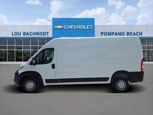Used 2025 RAM ProMaster 2500 w/ Convenience Group FWD image 4
