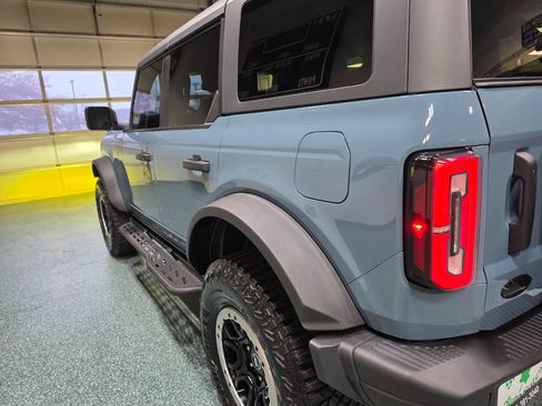 Used 2022 Ford Bronco Badlands image 9