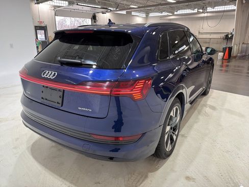 Used 2022 Audi e-tron Premium w/ Convenience Plus Package image 8