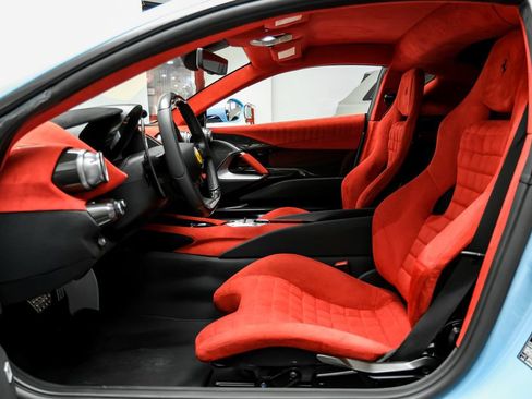 Used 2023 Ferrari 812 Competizione RWD image 6