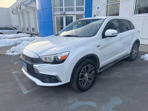 Used 2016 Mitsubishi Outlander Sport ES image 2