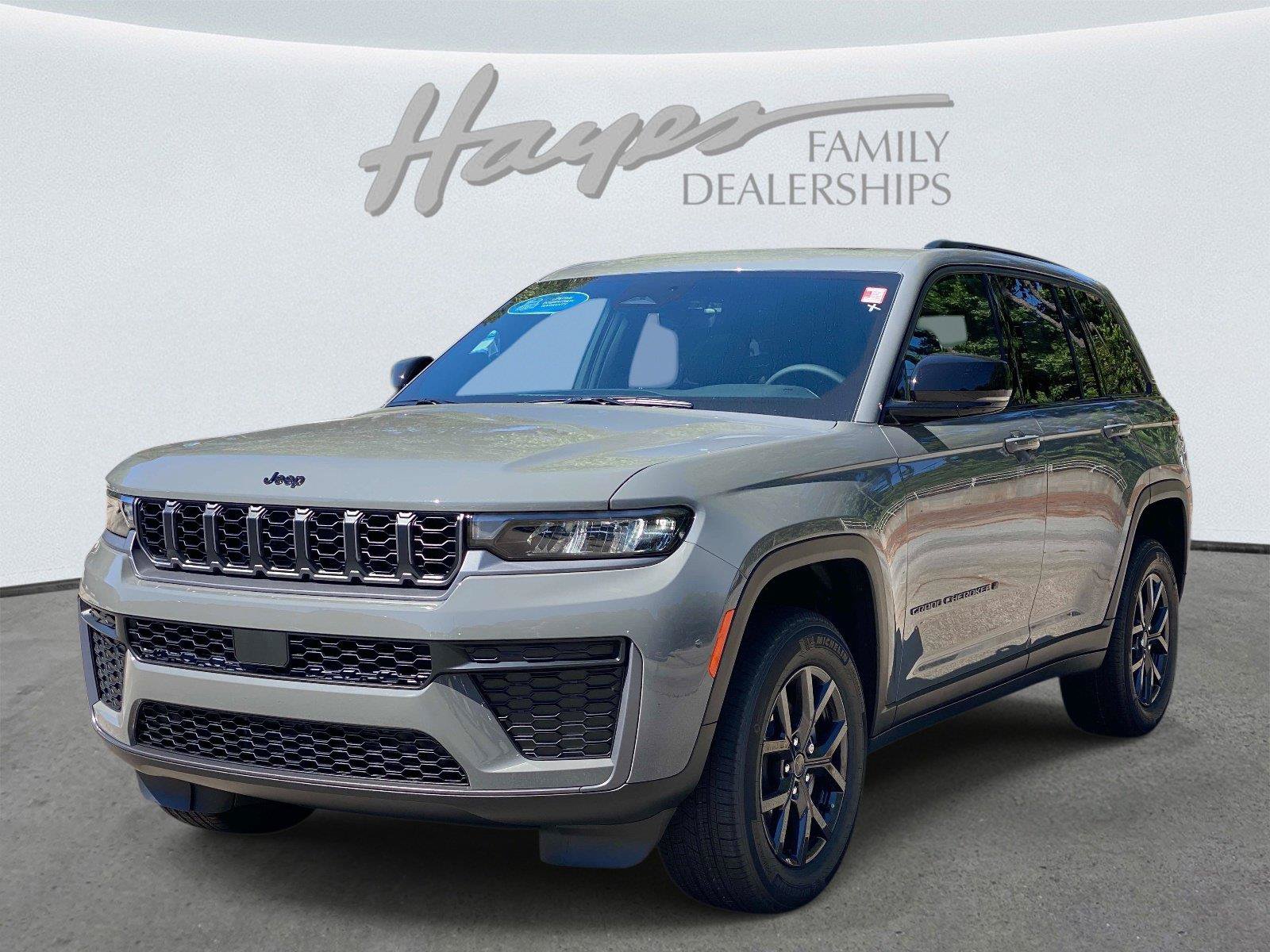 New 2027 Jeep Grand Cherokee Altitude RWD image 5