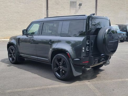 Used 2025 Land Rover Defender 110 V8 AWD/4WD image 6