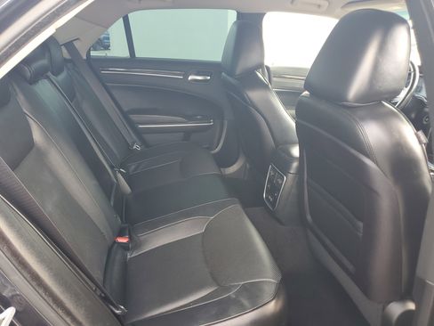 Used 2019 Chrysler 300 Limited image 17