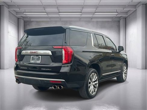 Used 2021 GMC Yukon Denali w/ Denali Premium Package AWD/4WD image 3