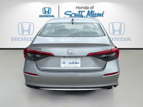 Used 2023 Honda Civic Sport image 6