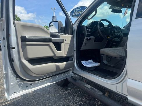 Used 2018 Ford F150 XLT AWD/4WD image 9