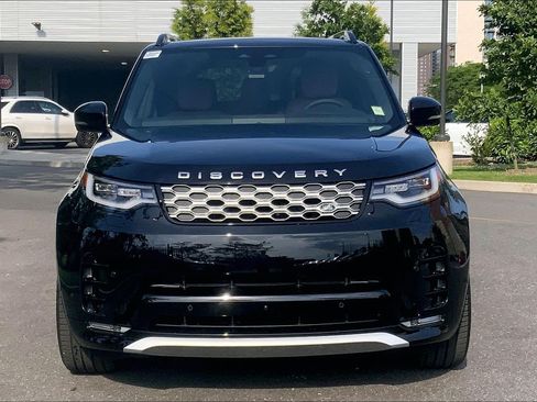 New 2026 Land Rover Discovery Limited Edition AWD/4WD image 3