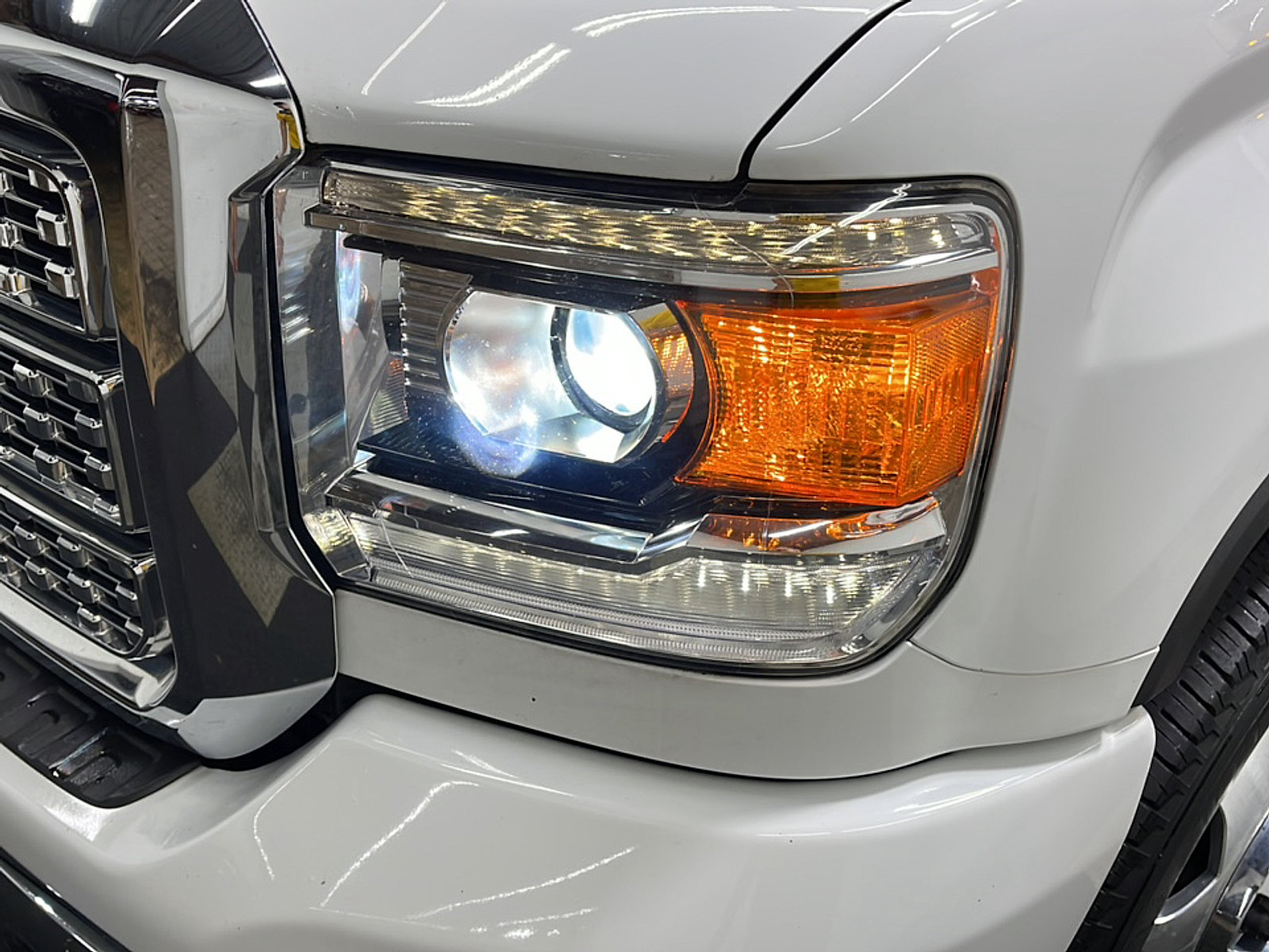 Used 2019 GMC Sierra 3500 Denali w/ Duramax Plus Package AWD/4WD image 25