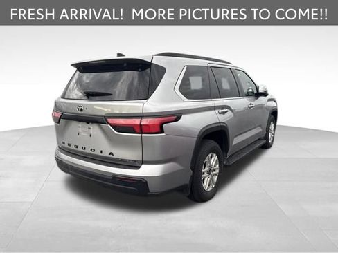 Used 2025 Toyota Sequoia SR5 AWD/4WD image 5