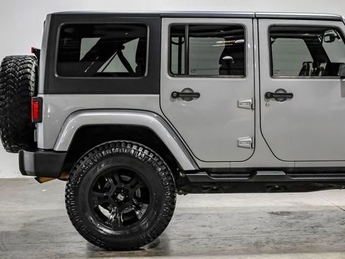 Used 2015 Jeep Wrangler Unlimited Sahara image 14