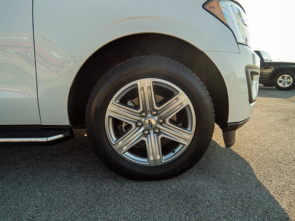 Used 2020 Ford Expedition Max XLT w/ Equipment Group 202A RWD image 14