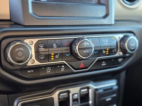 Used 2020 Jeep Gladiator Sport w/ Quick Order Package 24S image 33