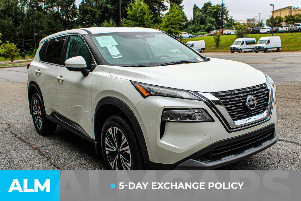 Used 2023 Nissan Rogue SV FWD image 3