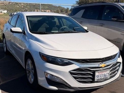 Used 2023 Chevrolet Malibu LT image 2
