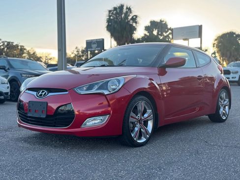 Used 2016 Hyundai Veloster Coupe 3D image 1