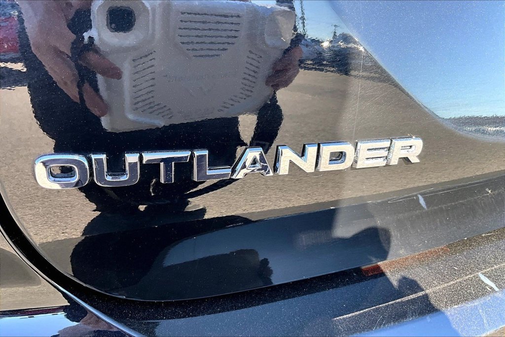 Used 2025 Mitsubishi Outlander SE AWD/4WD image 8
