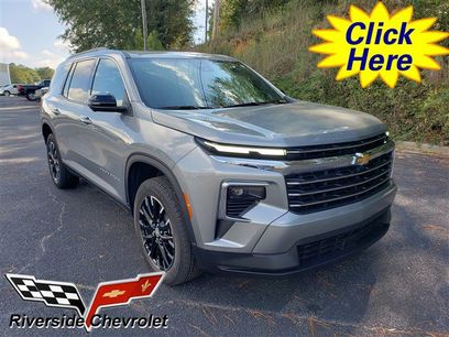 Used 2025 Chevrolet Traverse LT w/ Sun and Wheel Package