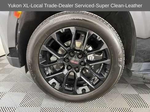 Used 2022 GMC Yukon XL SLT w/ SLT Luxury Package image 17