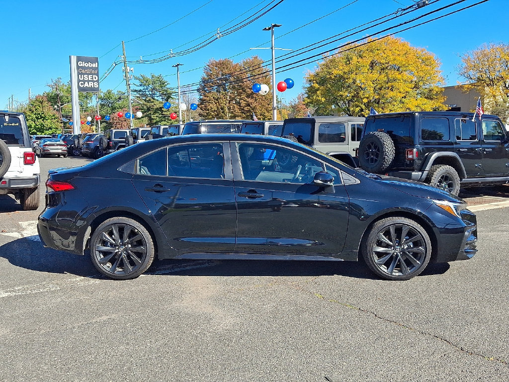 Used 2025 Toyota Corolla SE FWD image 8