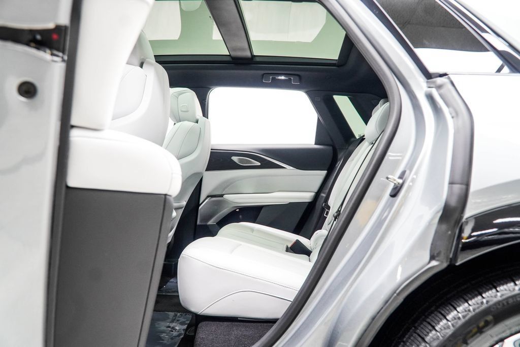 Used 2024 Cadillac Lyriq Sport RWD image 41