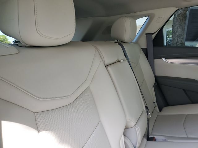Certified 2024 Cadillac XT5 Premium Luxury w/ Technology Package FWD image 25