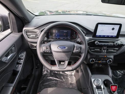 Used 2025 Ford Escape ST-Line FWD image 2